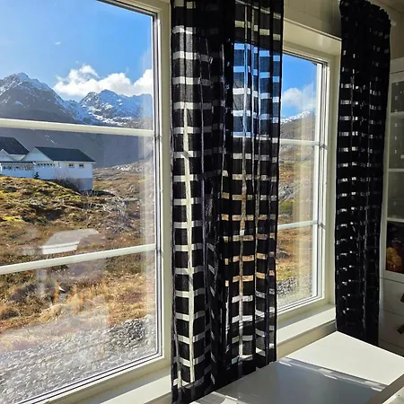 House In Sorvagen, Lofoten * Moskenes